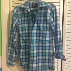 Vineyard Vines. Men’s Button up.